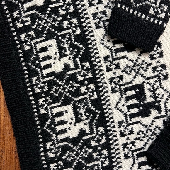 Handcrafted Peruvian Wool Crewneck Pullover Sweater / Medium - Picture 3 of 9